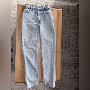 Abercrombie & Fitch curve the 90s straight ultra high rise jeans- light wash